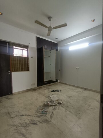 Room in 2 BHK Builder Floor at Sector 46 – for Rent