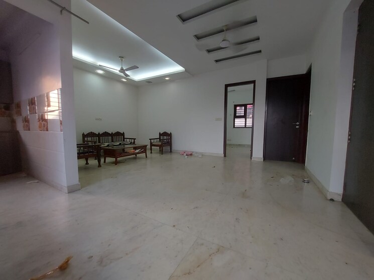 Room, sector 46 2 Bedroom 160 Sq.Yd. Builder Floor In Sector 46 Gurgaon 9133690