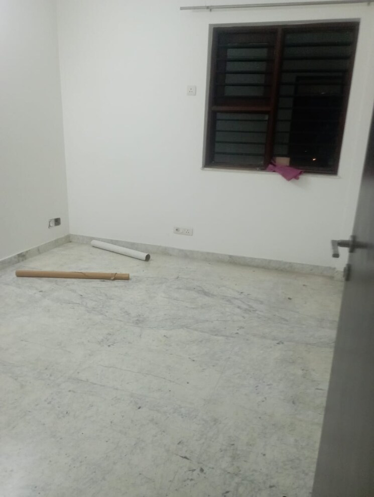 Room, sector 46 2 Bedroom 160 Sq.Yd. Builder Floor In Sector 46 Gurgaon 9133690