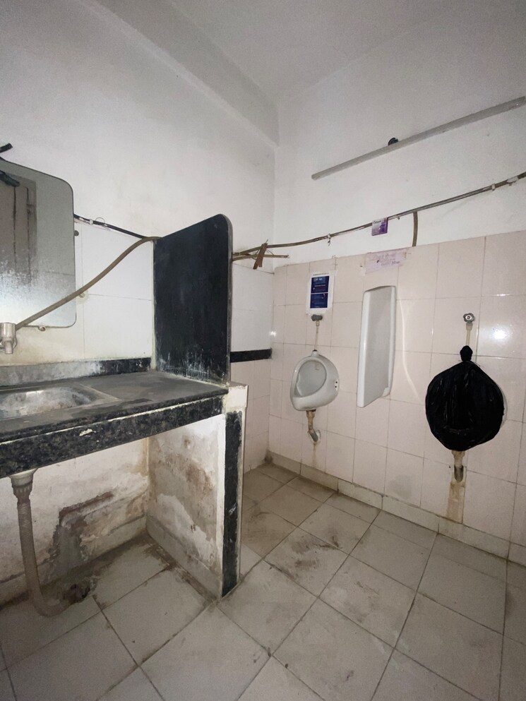 Team Area, chinar park Commercial Office Space 2020 Sq.Ft. In Chinar Park Kolkata 9133687