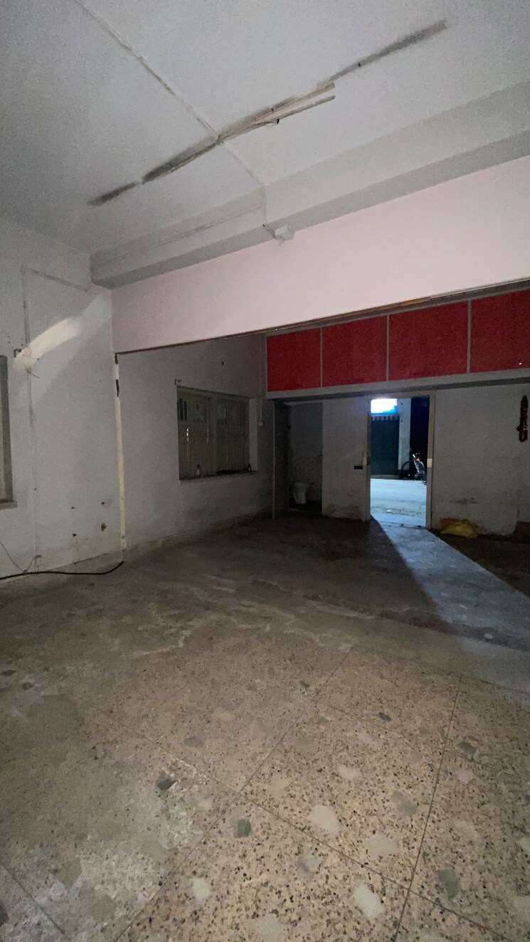  Parking, chinar park Commercial Office Space 2020 Sq.Ft. In Chinar Park Kolkata 9133687