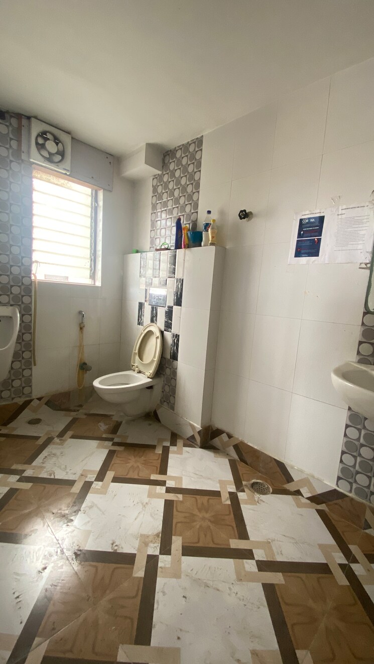 Team Area, chinar park Commercial Office Space 2020 Sq.Ft. In Chinar Park Kolkata 9133687