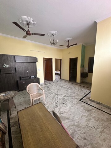 Bedroom in 2 BHK Builder Floor at Sector 46 – for Rent