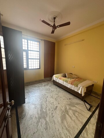 Bedroom in 2 BHK Builder Floor at Sector 46 – for Rent