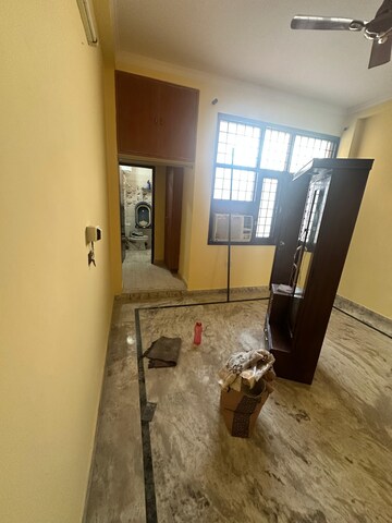 Living Room in 2 BHK Builder Floor at Sector 46 – for Rent