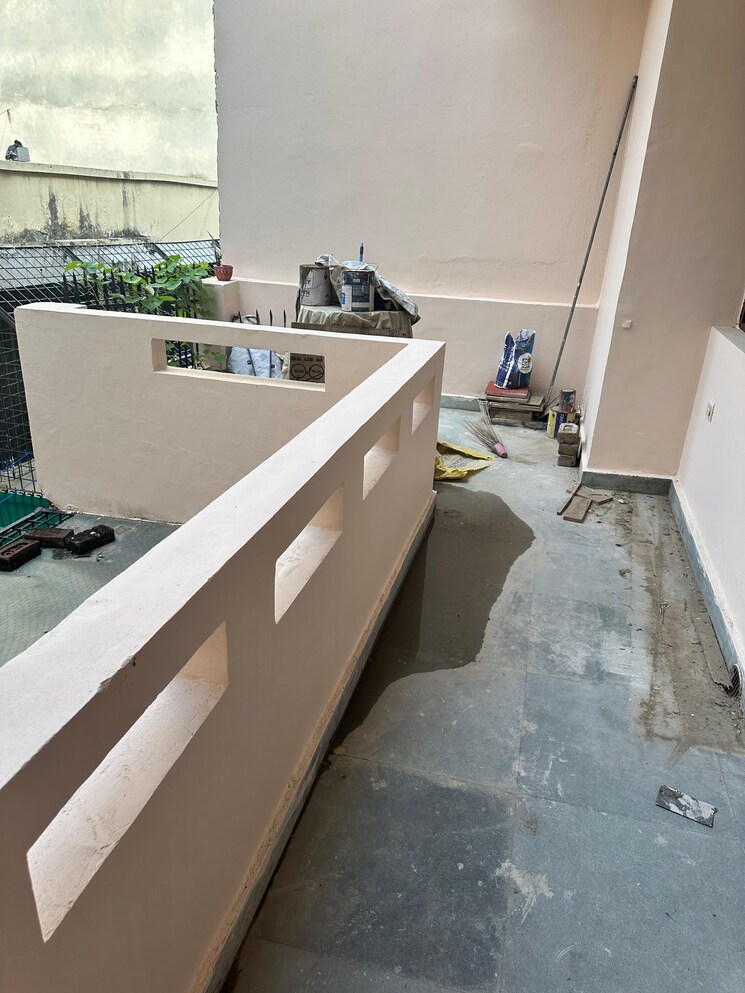 Balcony, sector 46 2 Bedroom 160 Sq.Yd. Builder Floor In Sector 46 Gurgaon 9133702