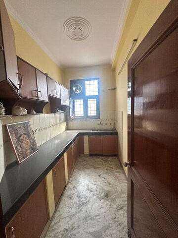 Kitchen in 2 BHK Builder Floor at Sector 46 – for Rent