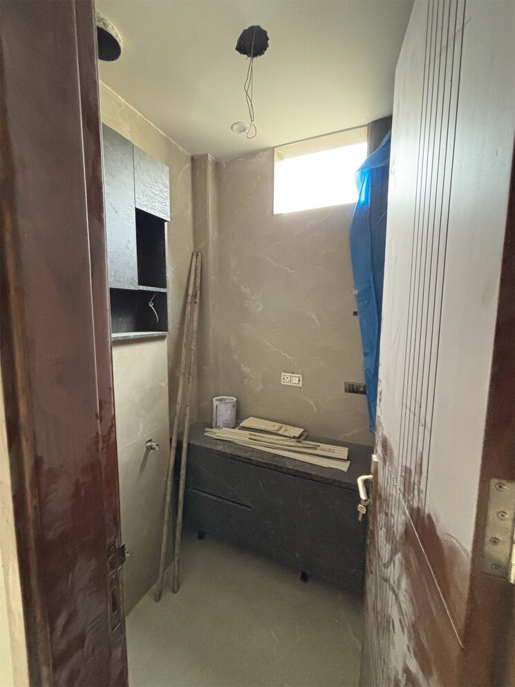 Bathroom, janakpuri 3 Bedroom 1350 Sq.Ft. Builder Floor In Janakpuri Delhi 9133695