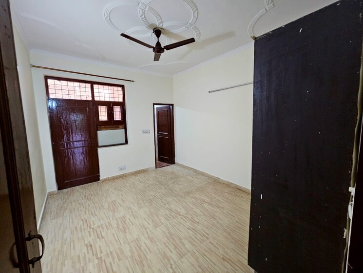 Room, sector 46 3 Bedroom 160 Sq.Yd. Builder Floor In Sector 46 Gurgaon 9133716