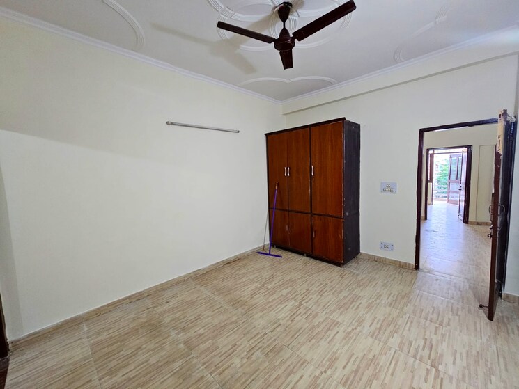 Room, sector 46 3 Bedroom 160 Sq.Yd. Builder Floor In Sector 46 Gurgaon 9133716