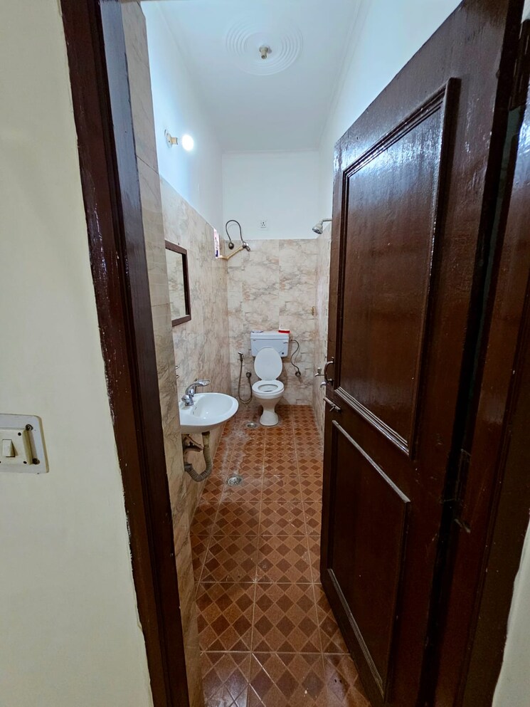 undefined, sector 46 3 Bedroom 160 Sq.Yd. Builder Floor In Sector 46 Gurgaon 9133716