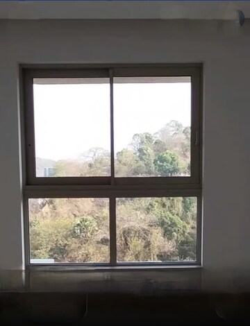 Room in 2 BHK Apartment at Castle Rock, Powai – for Rent