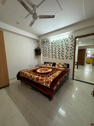 Bedroom in 3 BHK Builder Floor at Sector 46 – for Rent