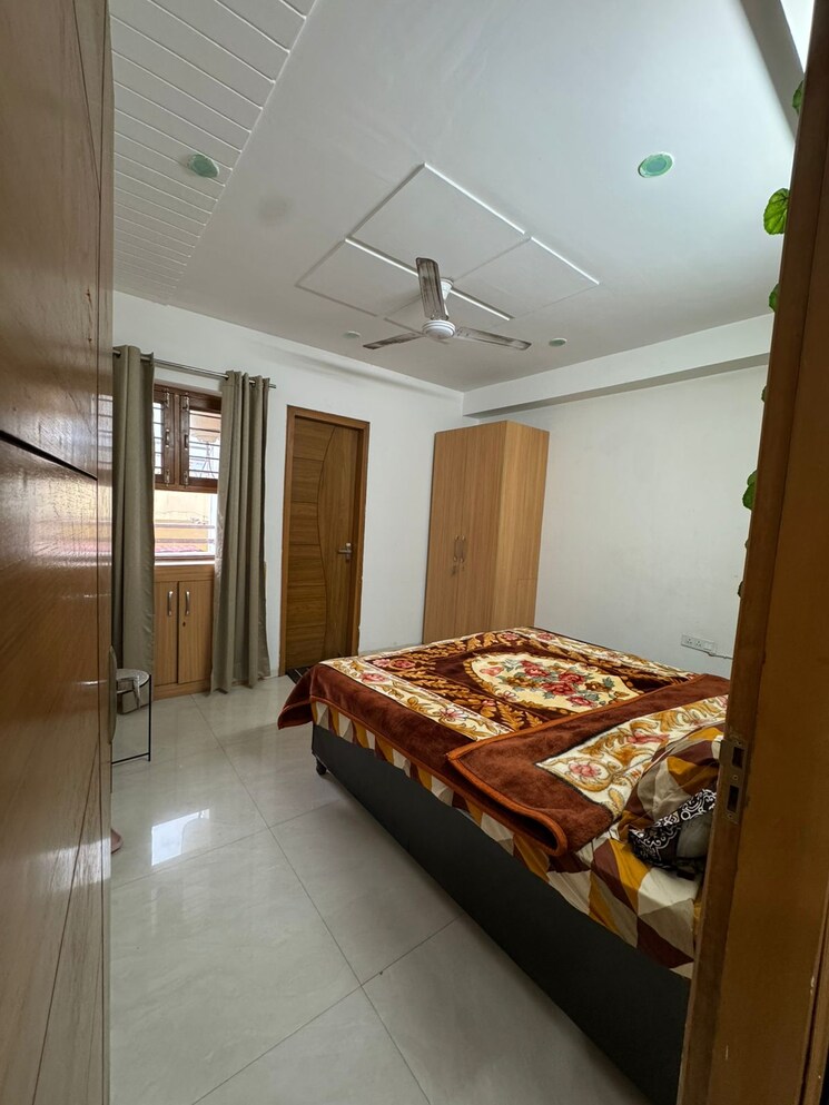 Bedroom, sector 46 3 Bedroom 160 Sq.Yd. Builder Floor In Sector 46 Gurgaon 9133753