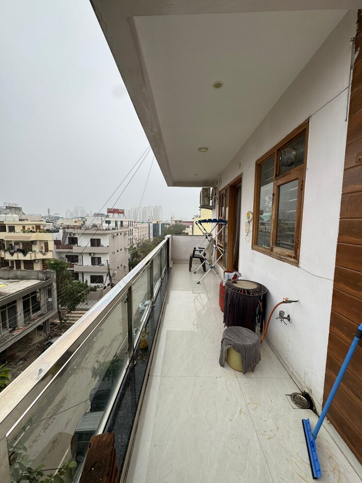 Balcony, sector 46 3 Bedroom 160 Sq.Yd. Builder Floor In Sector 46 Gurgaon 9133753