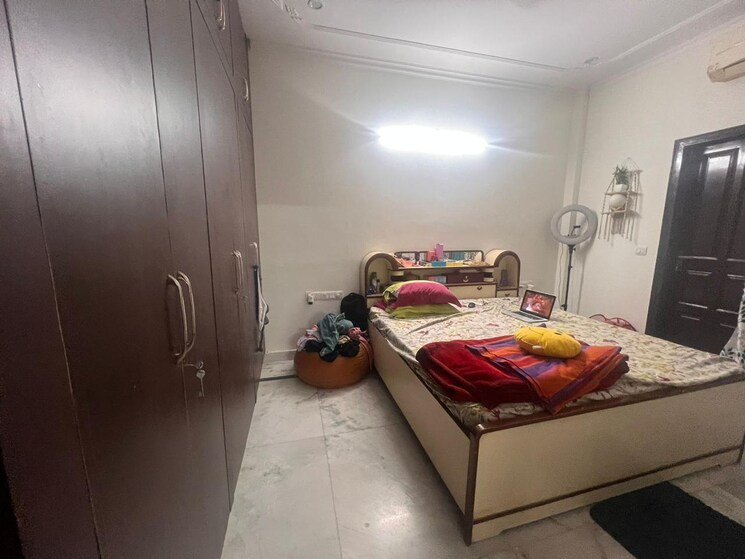 Bedroom, sector 46 2 Bedroom 200 Sq.Yd. Builder Floor In Sector 46 Gurgaon 9133764