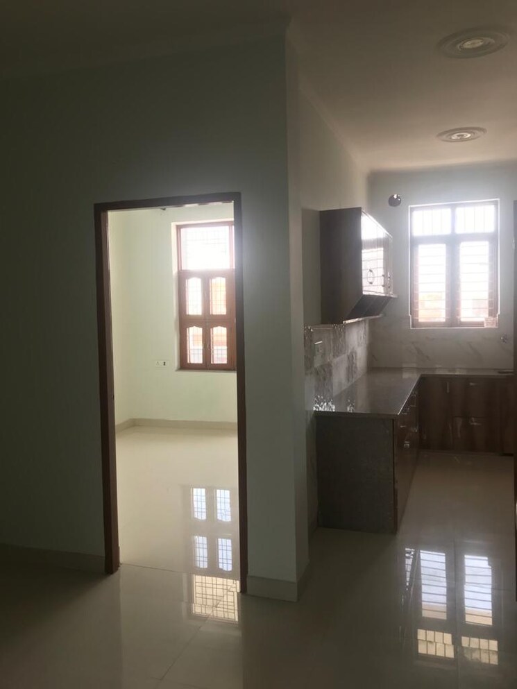 Living Room, sector 46 3 Bedroom 200 Sq.Yd. Builder Floor In Sector 46 Gurgaon 9133830