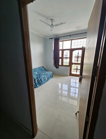 Kitchen in 3 BHK Builder Floor at Sector 46 – for Rent