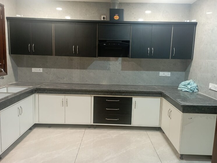 Kitchen, sector 42 3 Bedroom 3400 Sq.Ft. Builder Floor In Sector 42 Chandigarh 9133832