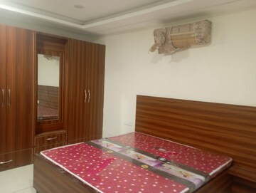 Bedroom in 3 BHK Builder Floor at Sector 42 – for Rent