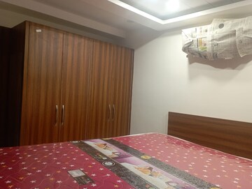 Bedroom in 3 BHK Builder Floor at Sector 42 – for Rent