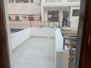 Kitchen in 3 BHK Builder Floor at Sector 42 – for Rent