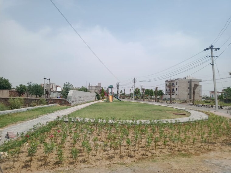 Garden, chaumuhan  105 Sq.Yd. Plot In Chaumuhan Vrindavan 9133843