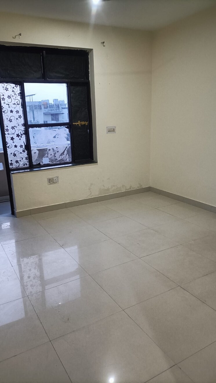 Room, sector 46 1 Bedroom 60 Sq.Yd. Builder Floor In Sector 46 Gurgaon 9133858