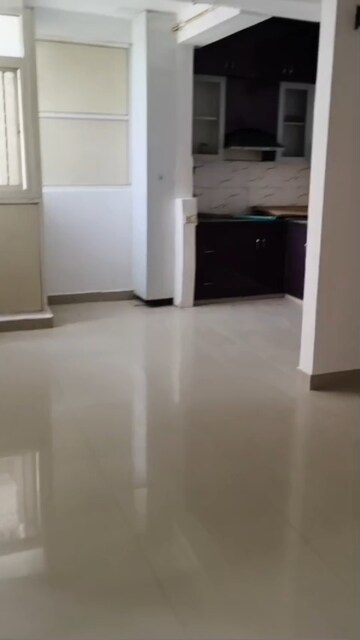 Room in 3 BHK Apartment at Gaur City 2 - 11th Avenue, Sector 16c Greater Noida – for Rent