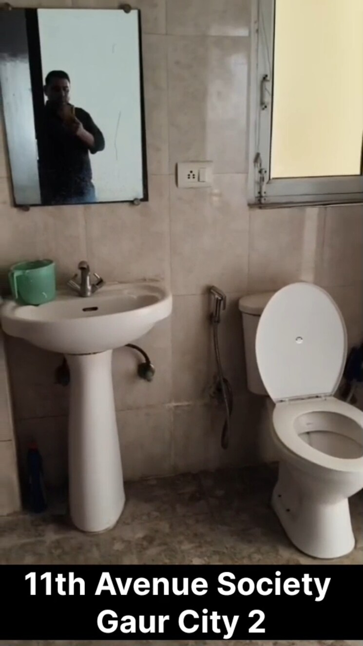 Bathroom, gaur-city-2-11th-avenue 3 Bedroom 871 Sq.Ft. Apartment In Sector 16c Greater Noida Greater Noida 9133873