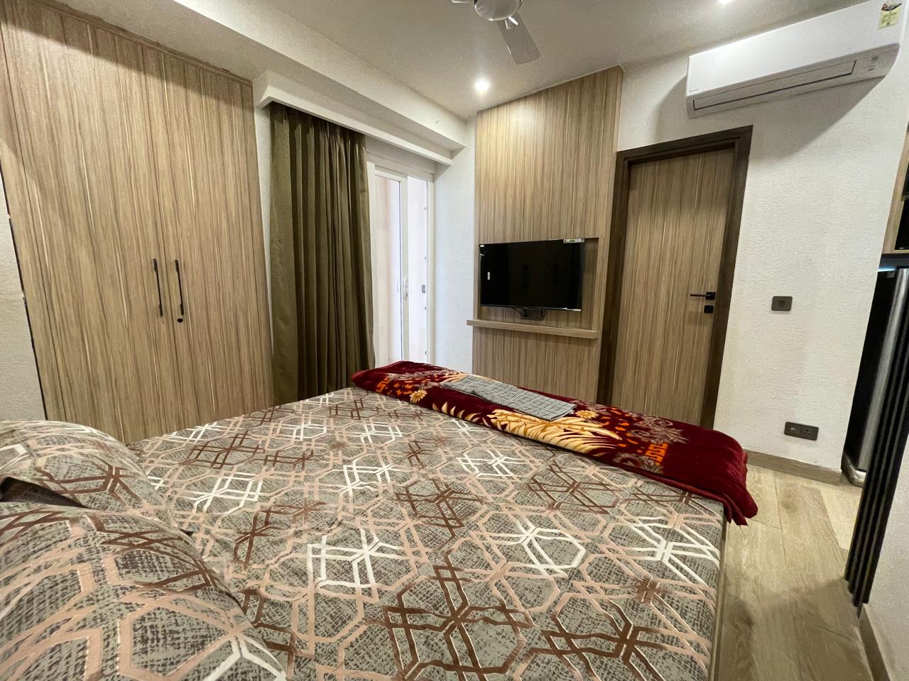 1 BHK Builder Floor For Rent in Sector 38