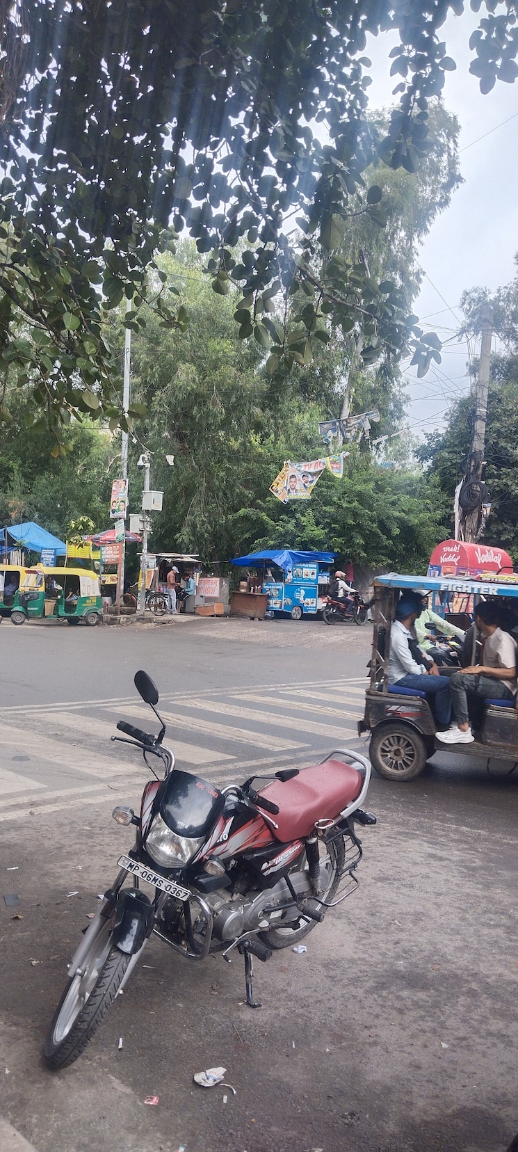  Parking, mayur vihar phase iii Commercial Shop 450 Sq.Ft. In Mayur Vihar Phase Iii Delhi 9133958