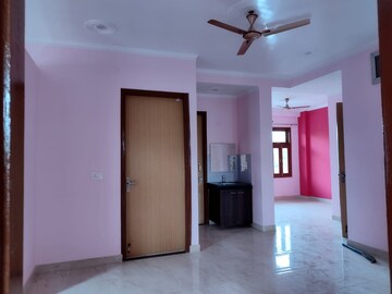 Room in 3 BHK Builder Floor at Sector 38 – for Rent