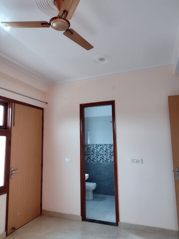 Building Lobby in 3 BHK Builder Floor at Sector 38 – for Rent