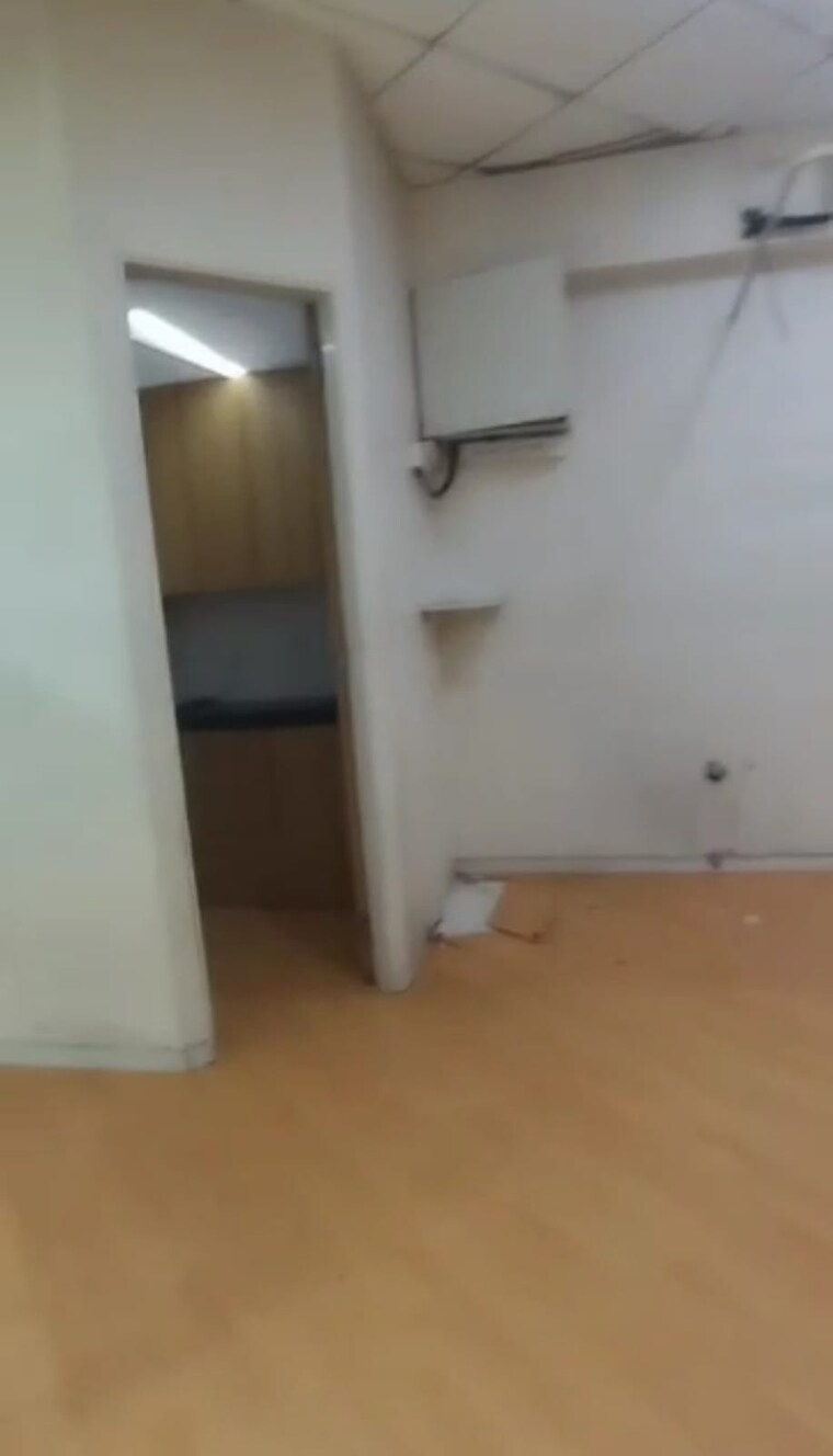 Room, andheri west Commercial Office Space 700 Sq.Ft. In Andheri West Mumbai 9133971