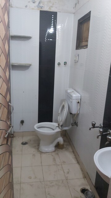 Bathroom in 1.5 BHK Builder Floor at Mayur Vihar – for Rent