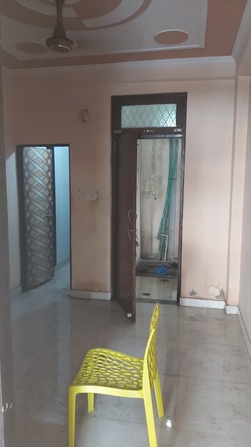 Furnished Amenities in 1.5 BHK Builder Floor at Mayur Vihar – for Rent