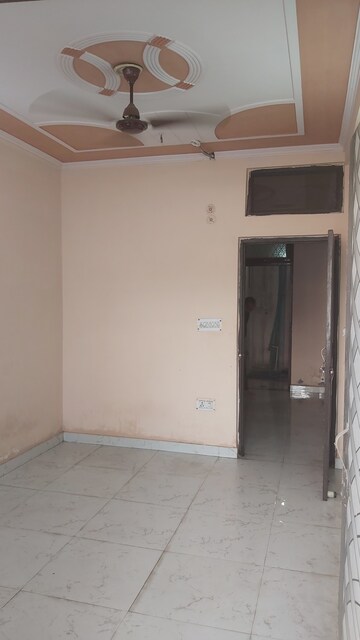 Furnished Amenities in 1.5 BHK Builder Floor at Mayur Vihar – for Rent