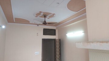 Furnished Amenities in 1.5 BHK Builder Floor at Mayur Vihar – for Rent