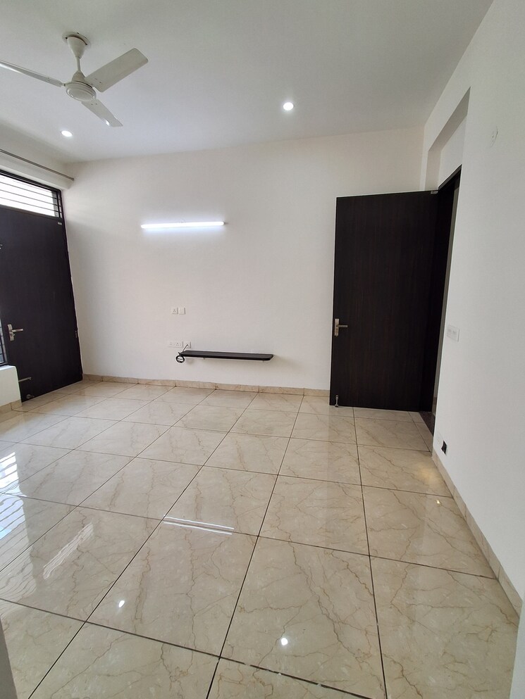 Room, sector 38 3 Bedroom 260 Sq.Yd. Builder Floor In Sector 38 Gurgaon 9133973