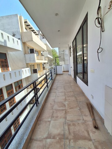 Balcony in 3 BHK Builder Floor at Sector 38 – for Rent