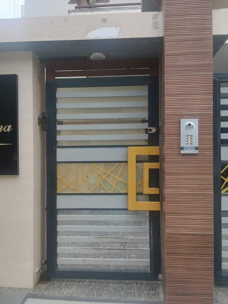 Exterior View, sector 43 3 Bedroom 260 Sq.Yd. Builder Floor In Sector 43 Gurgaon 9133986