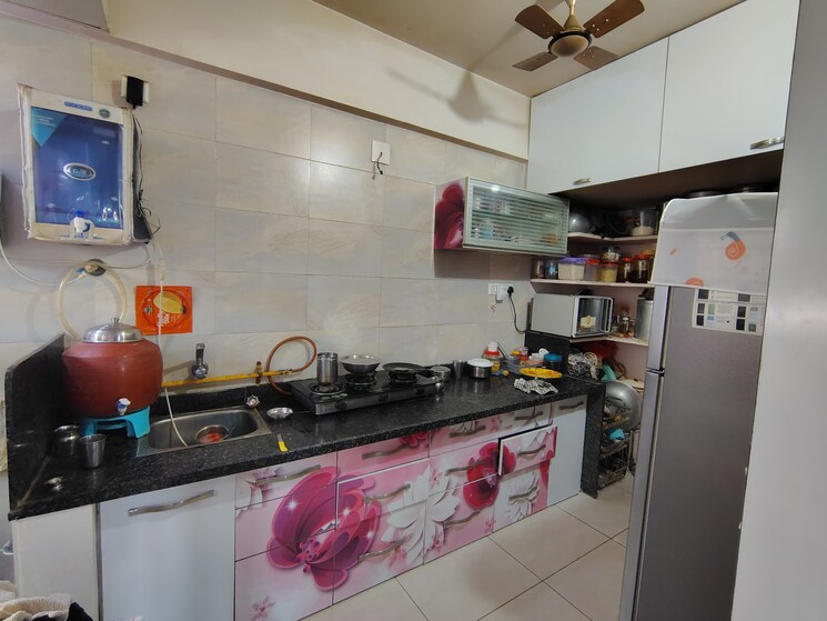 Kitchen, shree-sadan-vasna 3 Bedroom 910 Sq.Ft. Apartment In Vasna Ahmedabad 9133993