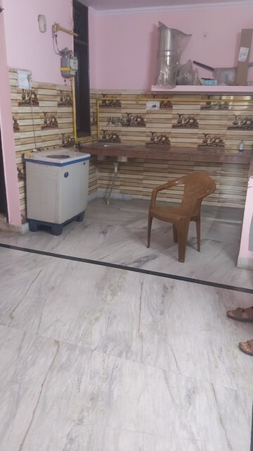 Bathroom in 2.5 BHK Builder Floor at Mayur Vihar – for Rent