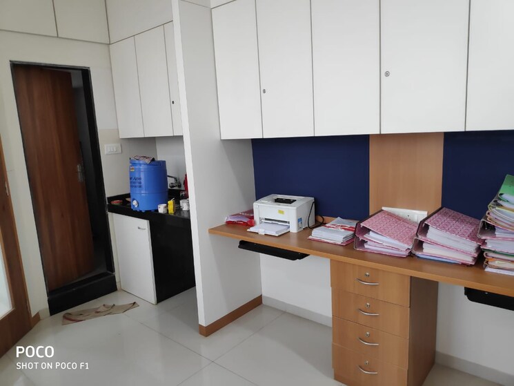 Team Area, paras-business-center Commercial Office Space 295 Sq.Ft. In Borivali East Mumbai 9134005