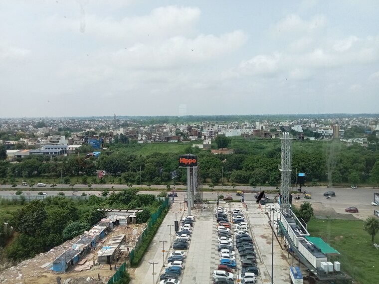 Exterior View, mahesh-crescent-mall-and-heights Commercial Office Space in IT/SEZ 2000 Sq.Ft. In Amar Shaheed Path Lucknow 9134014