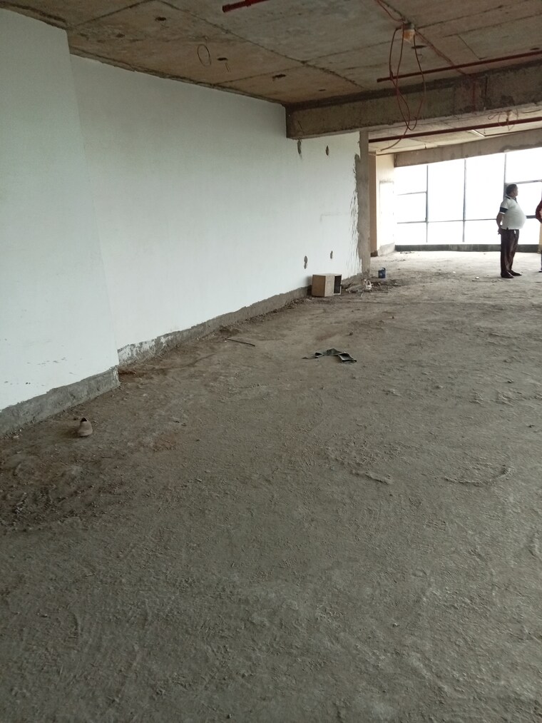  Parking, mahesh-crescent-mall-and-heights Commercial Office Space in IT/SEZ 2000 Sq.Ft. In Amar Shaheed Path Lucknow 9134014