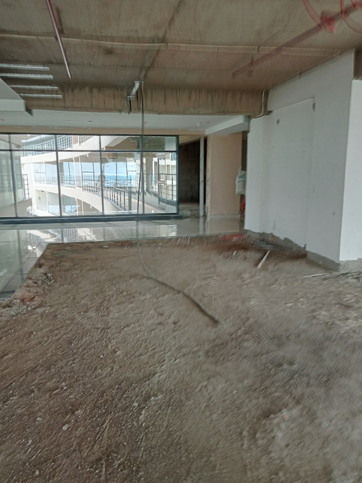  Parking, mahesh-crescent-mall-and-heights Commercial Office Space in IT/SEZ 2000 Sq.Ft. In Amar Shaheed Path Lucknow 9134014