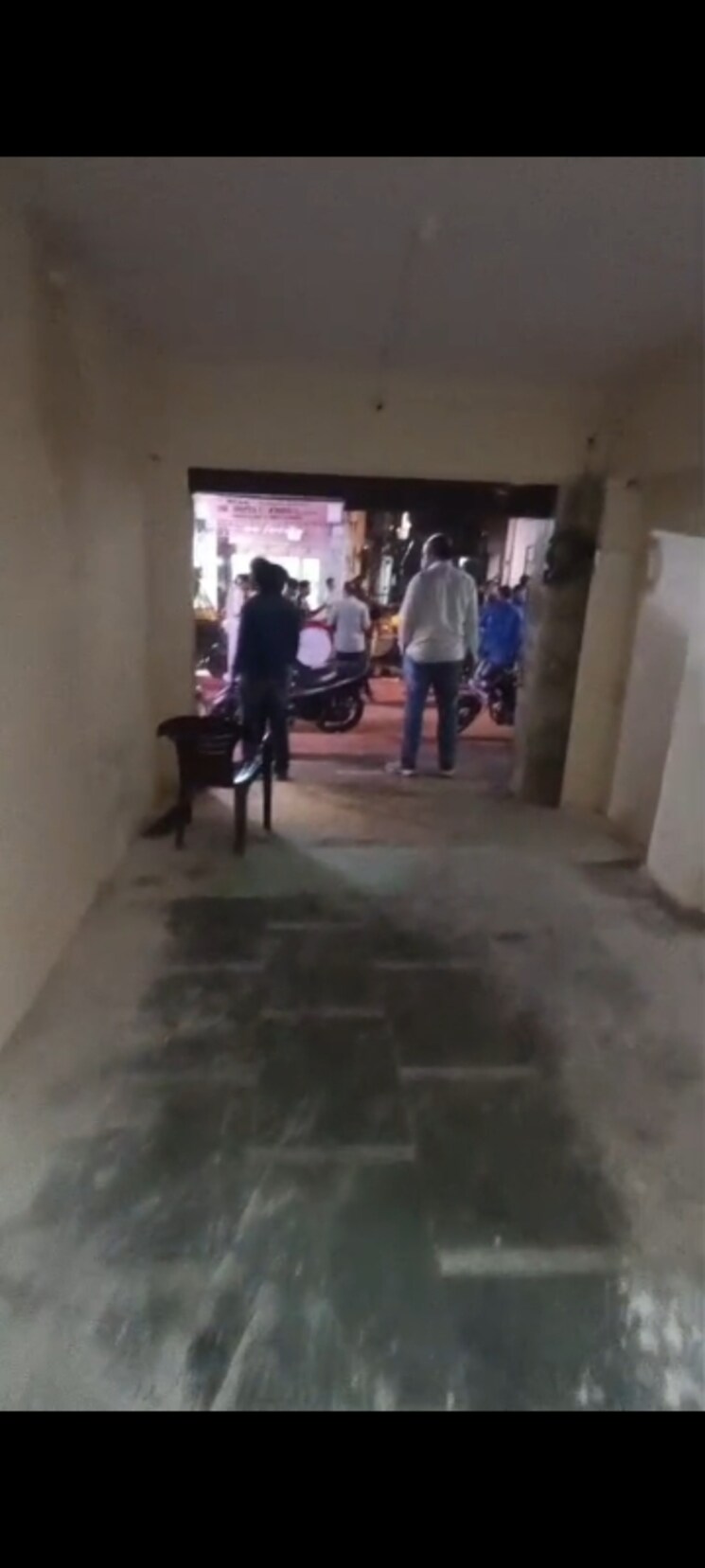  Parking, bhayandar east Commercial Showroom 2100 Sq.Ft. In Bhayandar East Thane 9134034