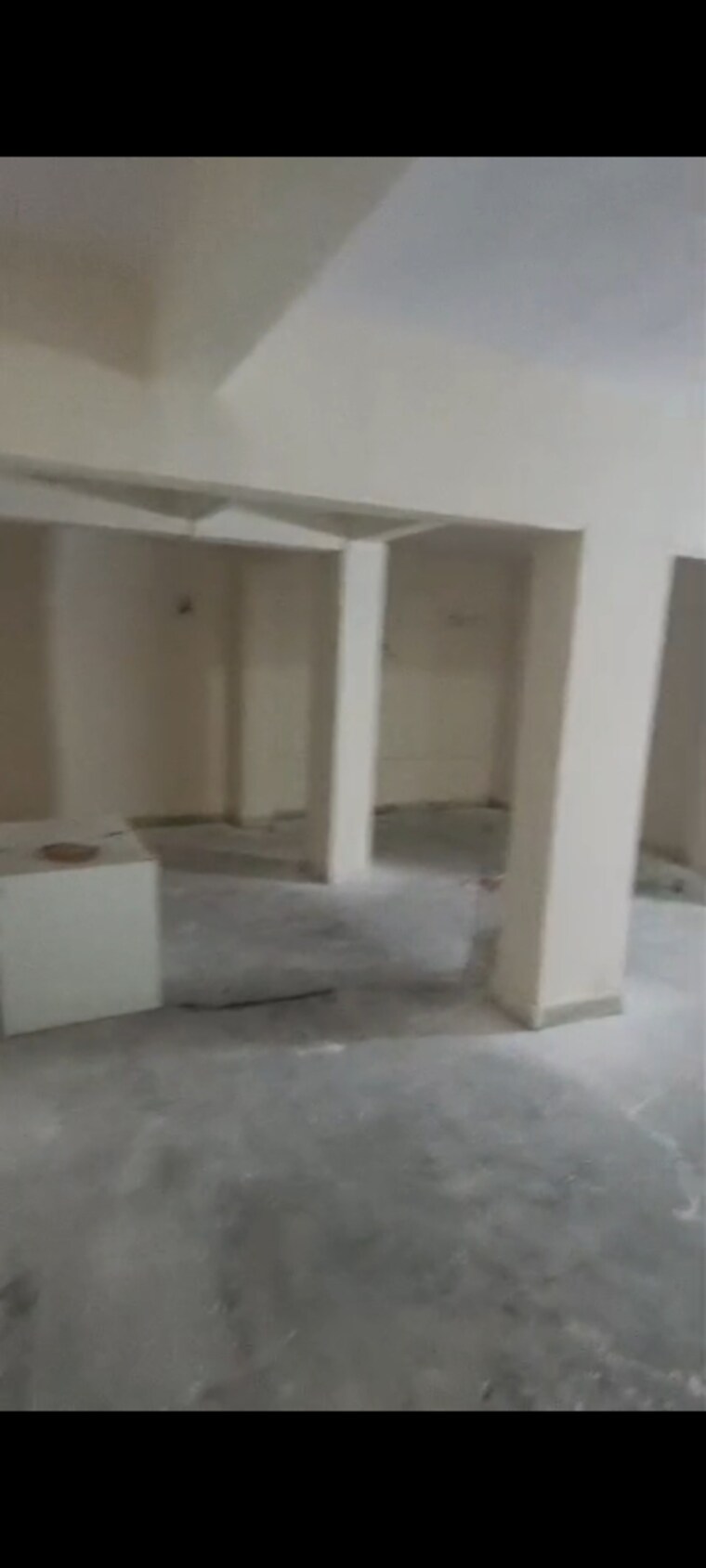 Room, bhayandar east Commercial Showroom 2100 Sq.Ft. In Bhayandar East Thane 9134034